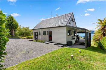 Splendour on Spencer (Bachcare) - Lake Tarawera