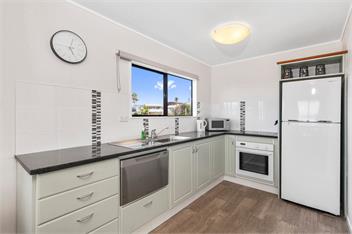 Snells Seaside Bach (Bachcare) - Snells Beach