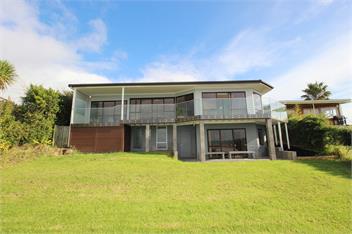Whale Cove - clifftop holiday home - Whangaparaoa