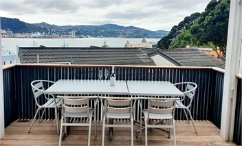 OB Retreat - 6 bedrooms, Ideal for families, friends & work groups. Private & quiet. - Wellington