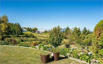 Mountviews Lodge - Swimming Pool, Spa Pool, Glamping tent, Playground - Taupo