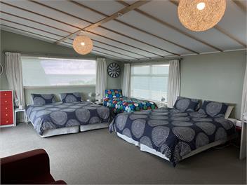 Longshore: Absolute beachfront,spa,tennis,pool - Waikanae Beach