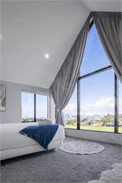 Scenic City Views Close to Auckland CBD - Auckland
