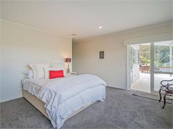 Hosts on the Coast Puriri Pride - Whitianga