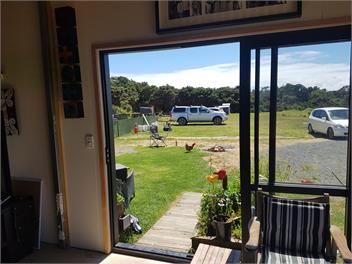 Whananaki Barn -Off Grid Living with Beach Views! - Whananaki North