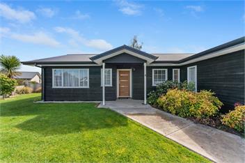 Kinloch Hideaway - 3bdrms, family friendly, close to lake! - Taupo