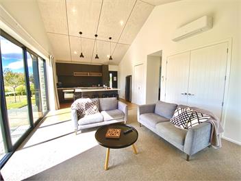 The Schist Cabin - Twizel