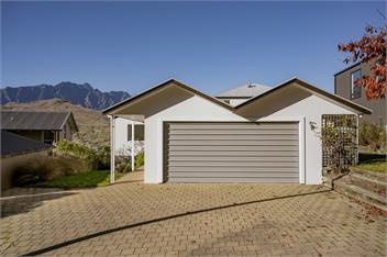 Hensman House (Bachcare) - Queenstown