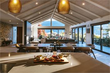 The Clearview House | Lake Views | Spa Pool | Sleeps 9 - WANAKA