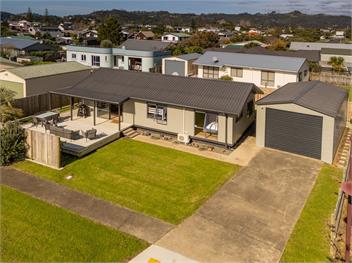 Seabreeze Surf House (Bachcare) - Whitianga