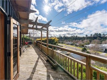 Treetop Hideaway (Bachcare) - Taupo Central