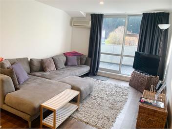 3-Bed Queenstown Apt with Balcony, Close to Town - Queenstown