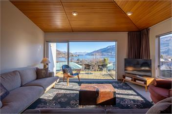 Queenstown Lakeside Gem: 3 BDR, Wi-Fi & Parking - Queenstown