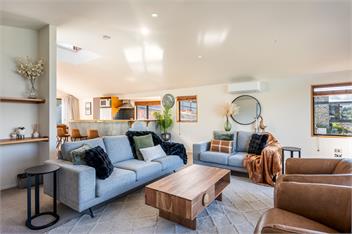 Lakefront Retreat - Wanaka