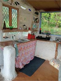THE MUD HOUSE -