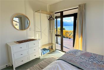 Lakeside Ōhau | Panoramic Lake & Mountain Views -
