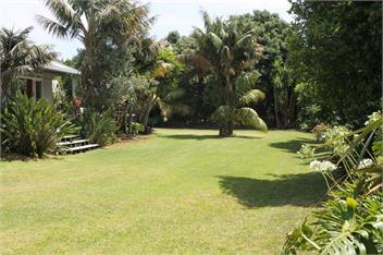 Medland's Beach Hideaway - Auckland