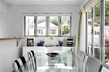 Enjoy Wellington City from our Thorndon TrinketBox so quiet but city close - Wellington