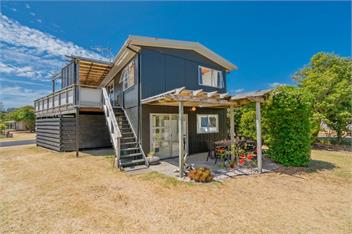 The Black Shack (Bachcare) - Cooks Beach