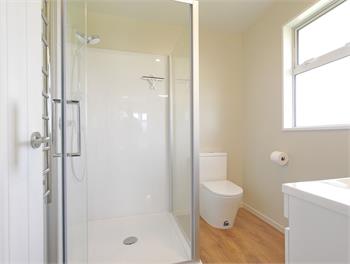 Fiordland Getaway (Bachcare) - Te Anau