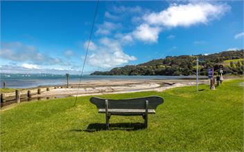 Time out on Tui - Waiheke Island 1081
