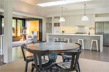 Horseshoe Bend Estate | Sleeps 12 | Swimming Pool | Spa Pool | Tennis Court | Set on Large Grounds - Wanaka