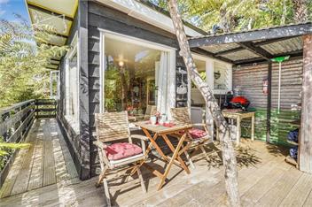 The Treehouse (Bachcare) - Raglan