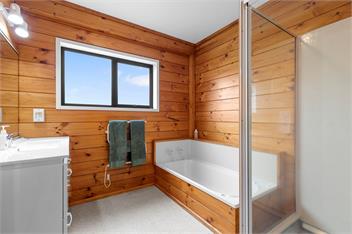 Sunny Seas Papamoa Beachfront Retreat - Papamoa
