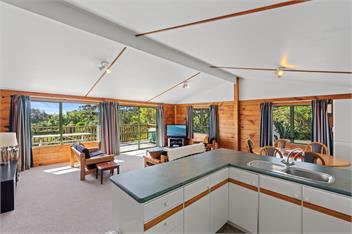 Seaview, Sun and Surf (Bachcare) - Piha