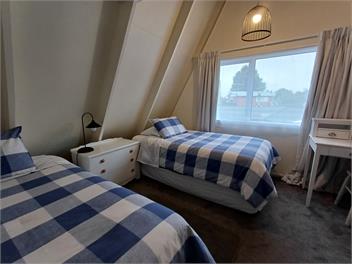 A-Frame. Ideal for families and large groups. - Greytown