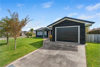 Kinloch Hideaway - 3bdrms, family friendly, close to lake! - Taupo