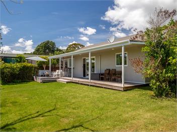 At The Beach (Bachcare) - Takaka