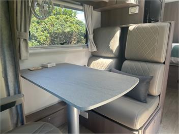 RV Space With Comfy Bed in Country Location - Hastings