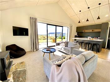 The Schist Cabin - Twizel