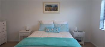 available KINGS BIRTHDAY WEEKEND 'Ocean Cove at Whangamata (5 minutes from beach & shops) - Coromandel