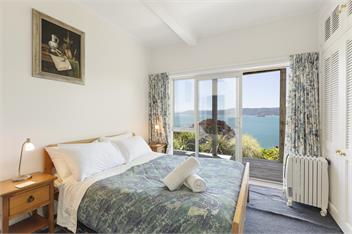 Stay over the Harbour - Beautiful Miramar Villa - Wellington