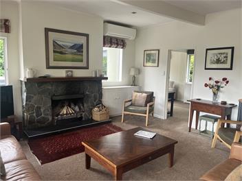 SUPERB Home,Studio,Spa,lake & mtn views,OSP&much more - Wanaka