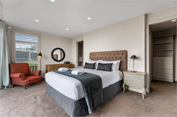 Lakefront Kuiwai - Taupo - on the lake + spa pool! - Taupo