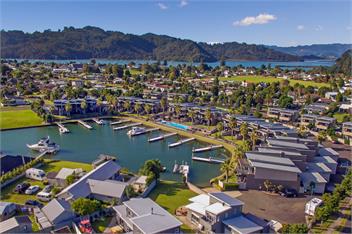 Villa One on the Waterways - Whitianga