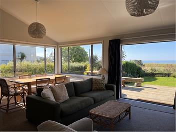 Beachfront Beach House with Ocean Views from every room - even from the Hot Tub! - Waimarama