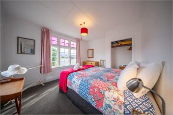 Dragon Fly Cottage (Bachcare) - Te Anau