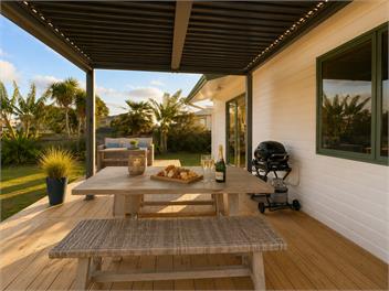 Hosts on the Coast Make Memories on Cook - 