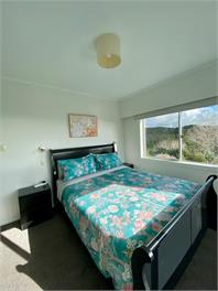 Cable Bay Moana View House -