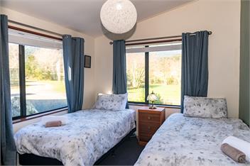 Waimanu Guest House - 