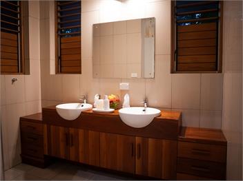 Fully serviced Beachfront Villa in Fiji -