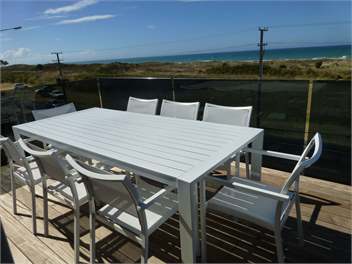 Executive Award Winning Beach House - Tauranga 