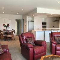 Astonishing Views Superb Waterfront Apartment - PICTON