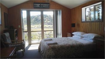 Queensberry cottage - Cromwell