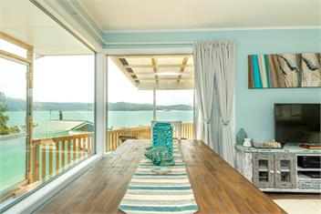 4-6 Bdr ONEPU MOANA Holiday Home - with Views + SpaPool - The Hokianga