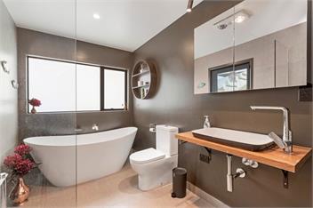 R and R at Robertson (Bachcare) - Raglan